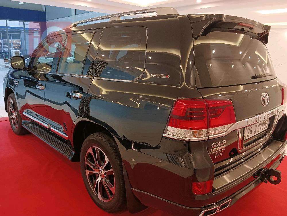 Toyota Land Cruiser
